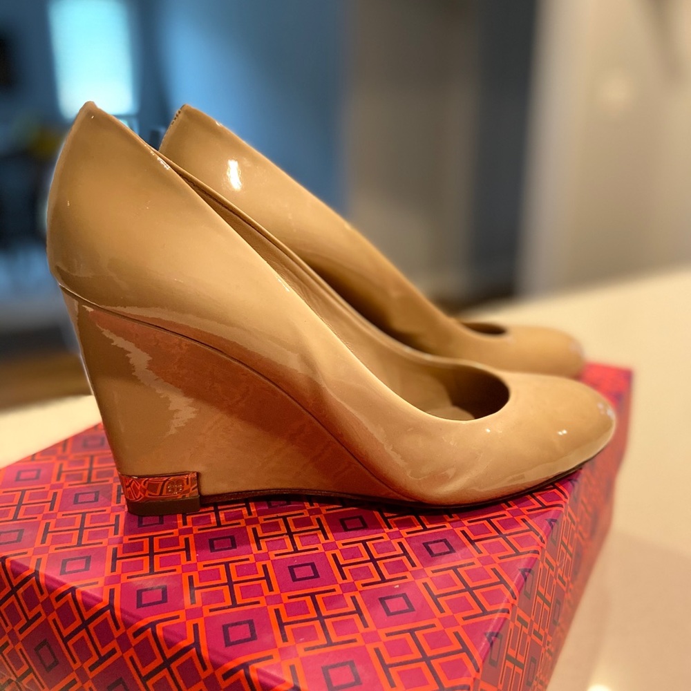 Tory Burch Astoria High Wedge SZ 8